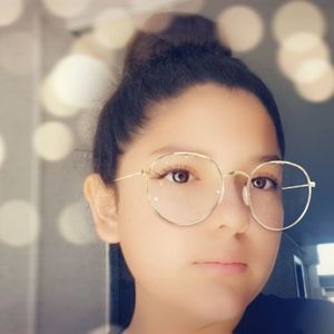 Meet your Posher, Nadia